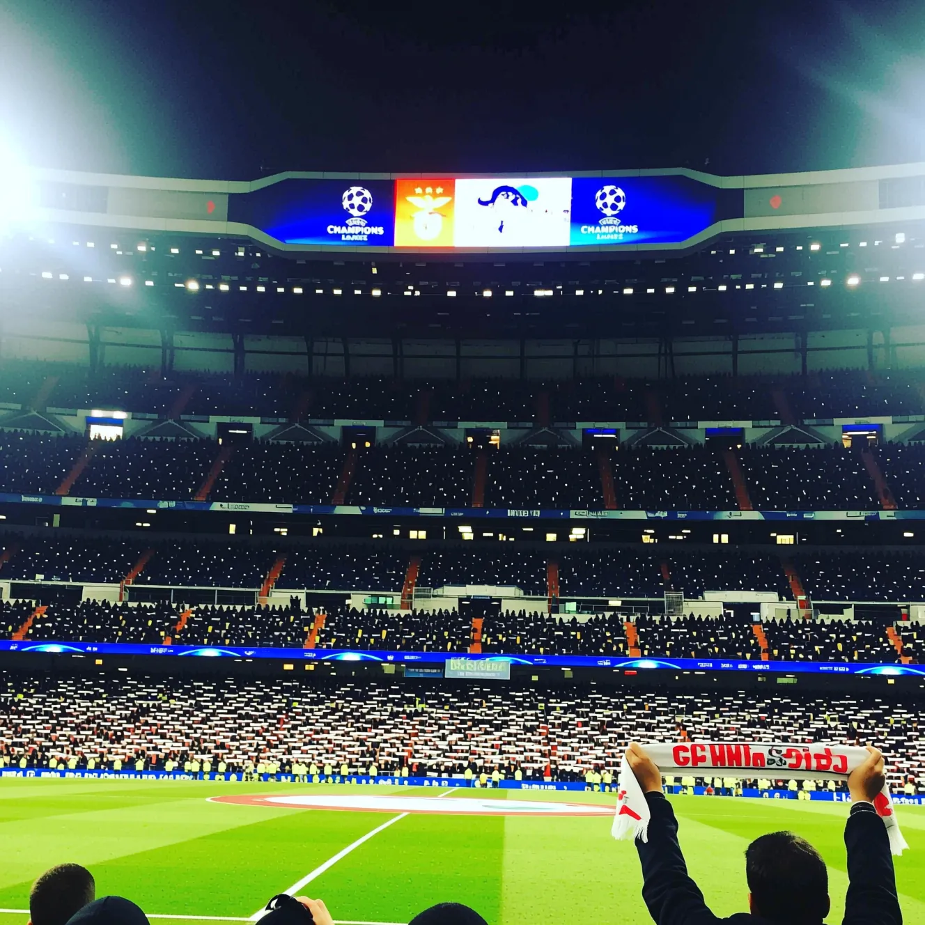 «Реал» обыграл «Бенфику» 2:1 и вышел в 1/8 финала Лиги чемпионов